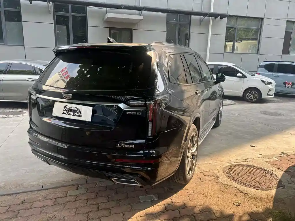 Cadillac XT6 — фото 9