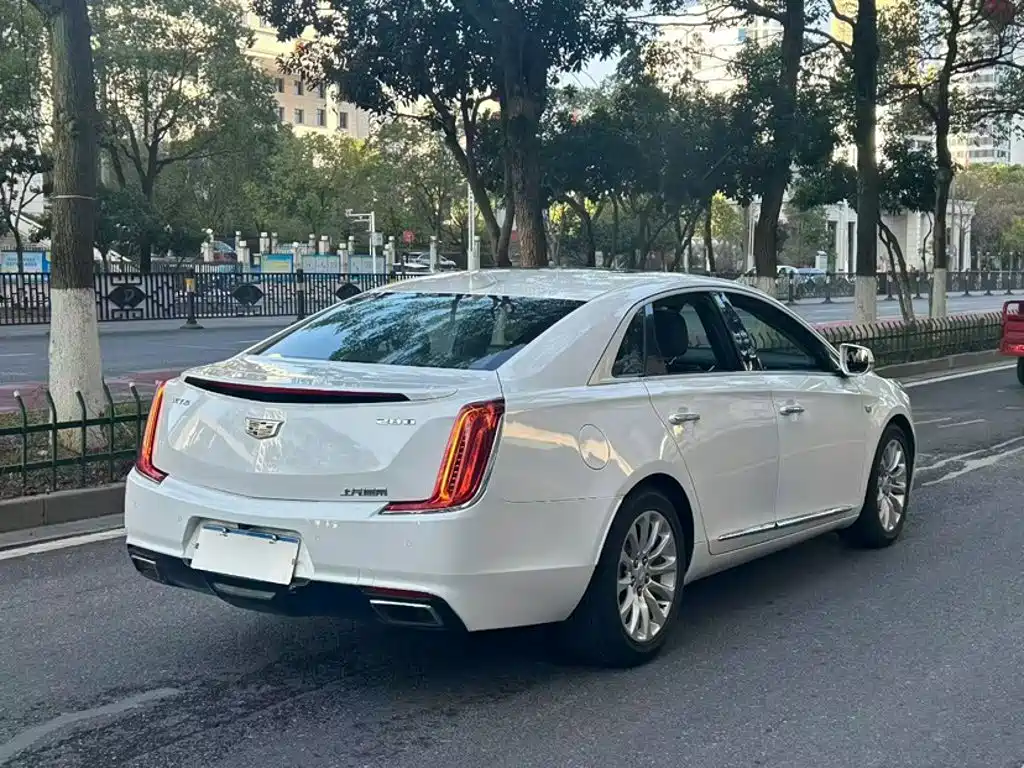 Cadillac XTS — фото 6