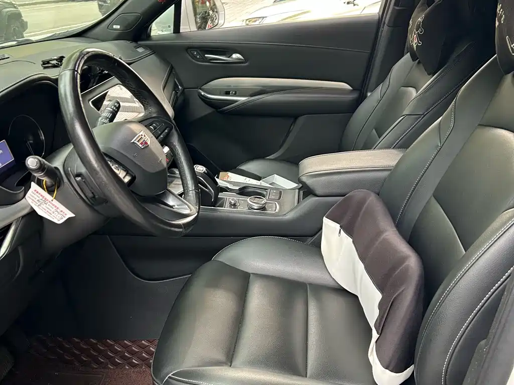 Cadillac XT4 — фото 4