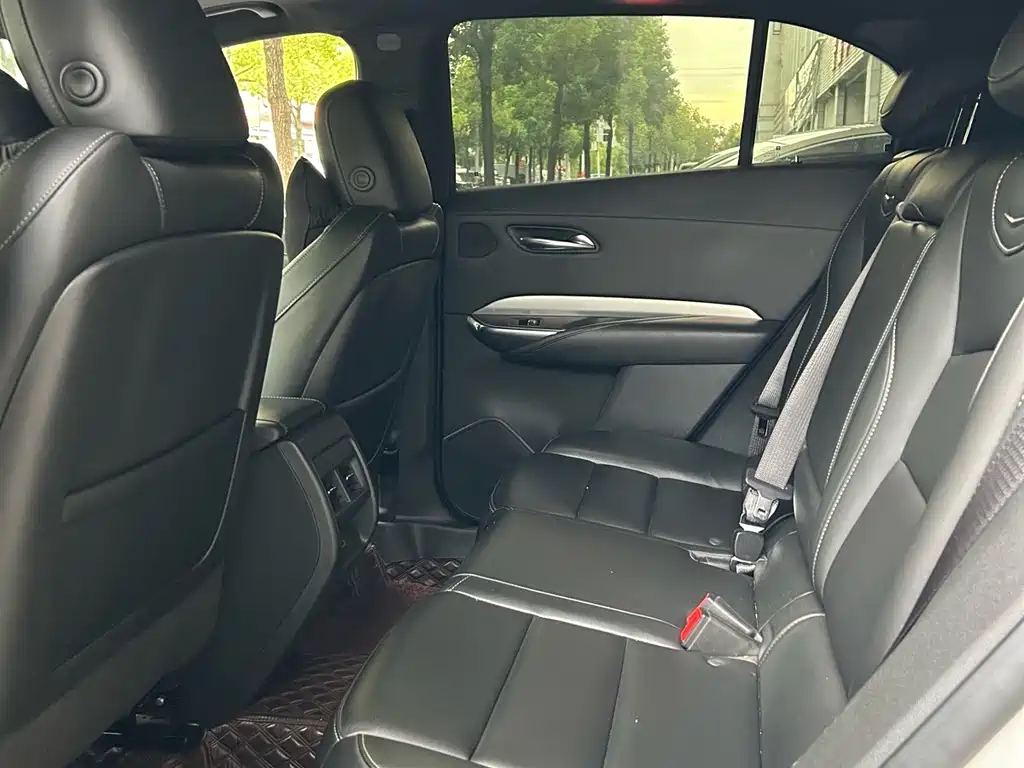Cadillac XT4 — фото 6