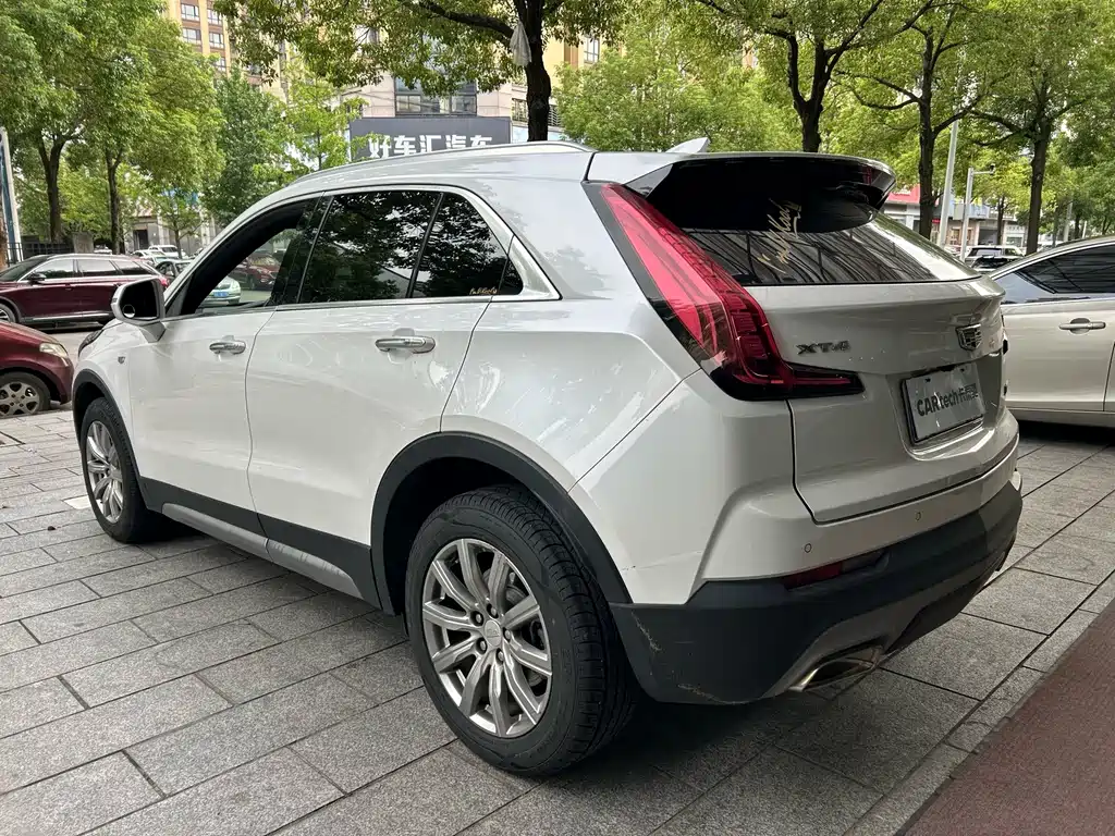 Cadillac XT4 — фото 10
