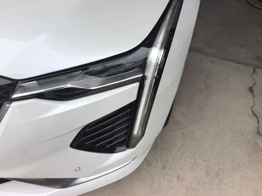Cadillac CT4 — фото 5