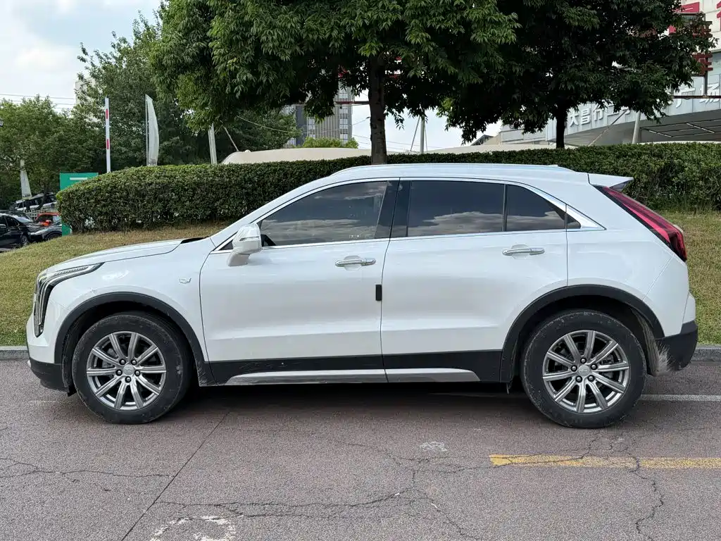 Cadillac XT4 — фото 3