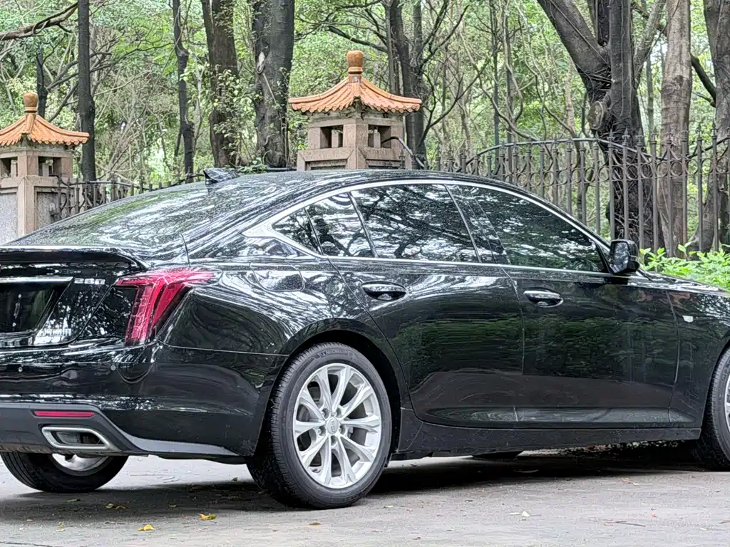 Cadillac CT5 — фото 4