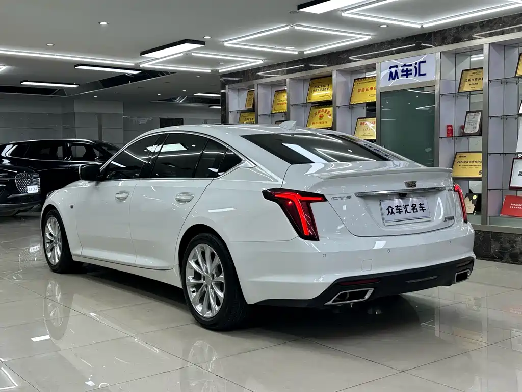 Cadillac CT5 — фото 4