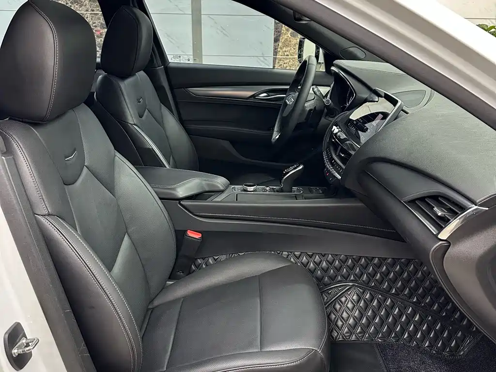 Cadillac CT5 — фото 10