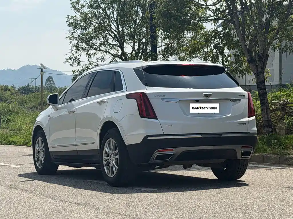 Cadillac XT5 — фото 10