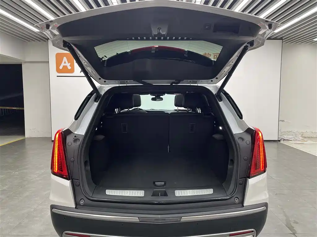 Cadillac XT5 — фото 18