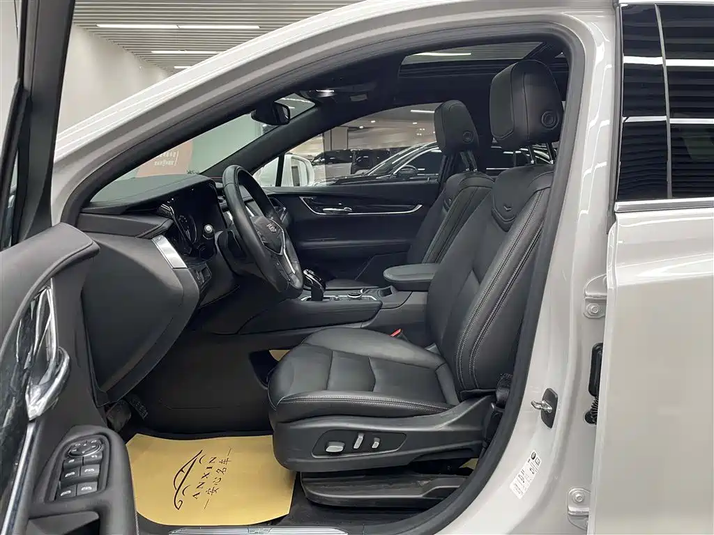 Cadillac XT5 — фото 6