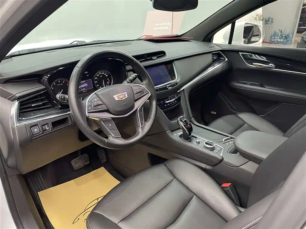 Cadillac XT5 — фото 7