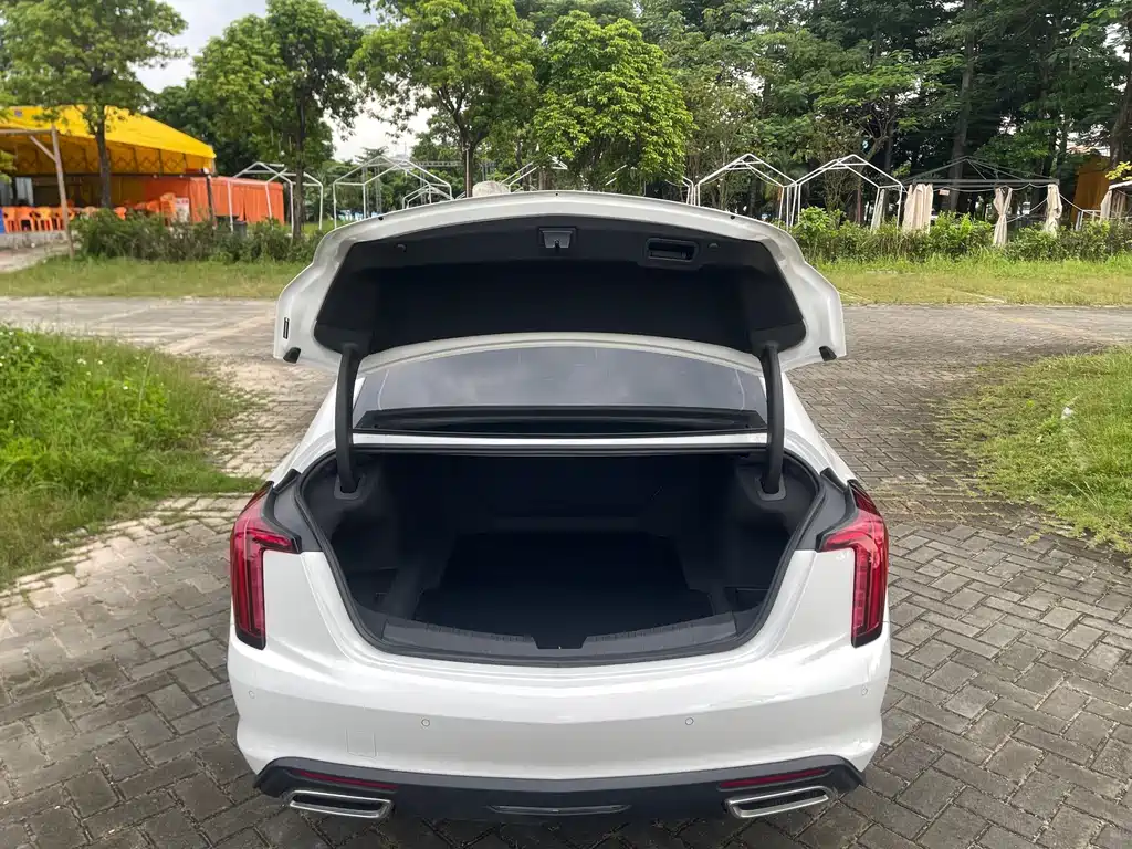 Cadillac CT5 — фото 22