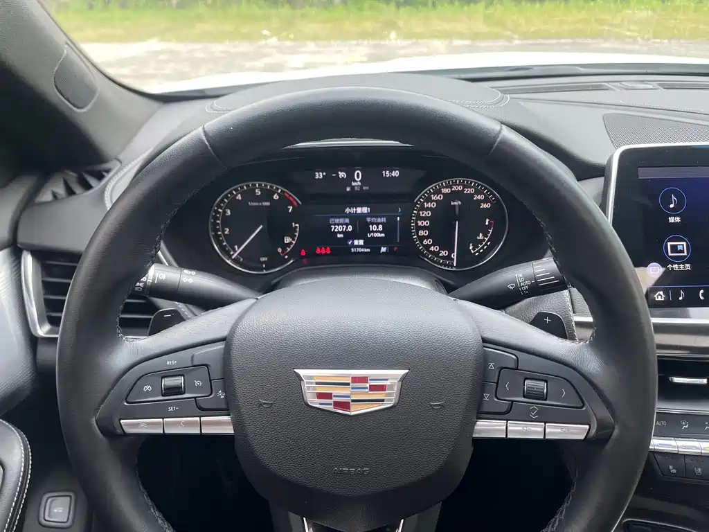 Cadillac CT5 — фото 9