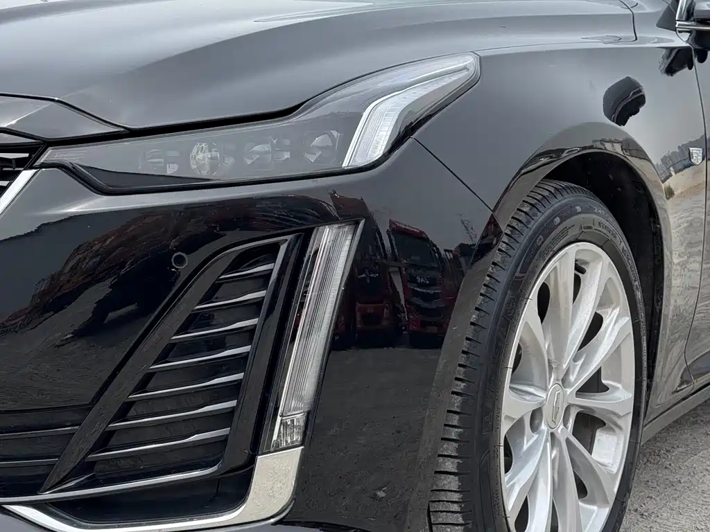 Cadillac CT5 — фото 8