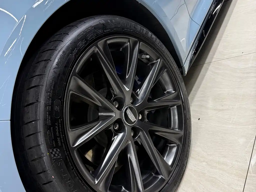 Cadillac CT5 — фото 3