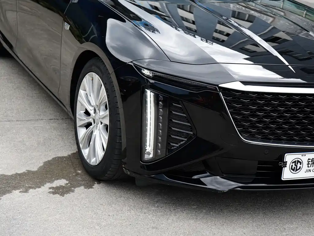 Cadillac CT6 — фото 10