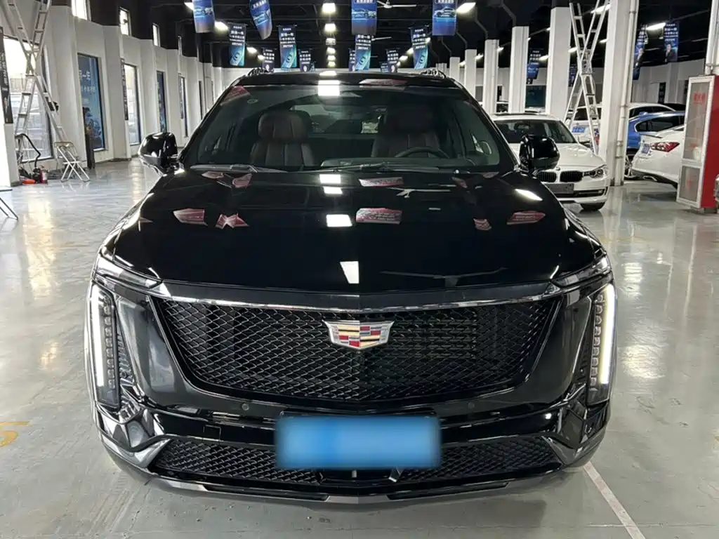 Cadillac XT5 — фото 23
