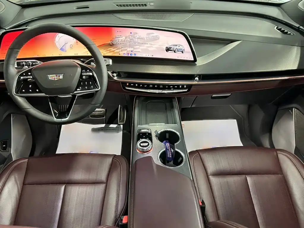 Cadillac XT5 — фото 6