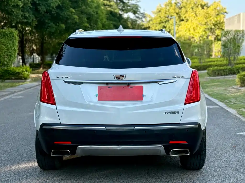 Cadillac XT5 — фото 6
