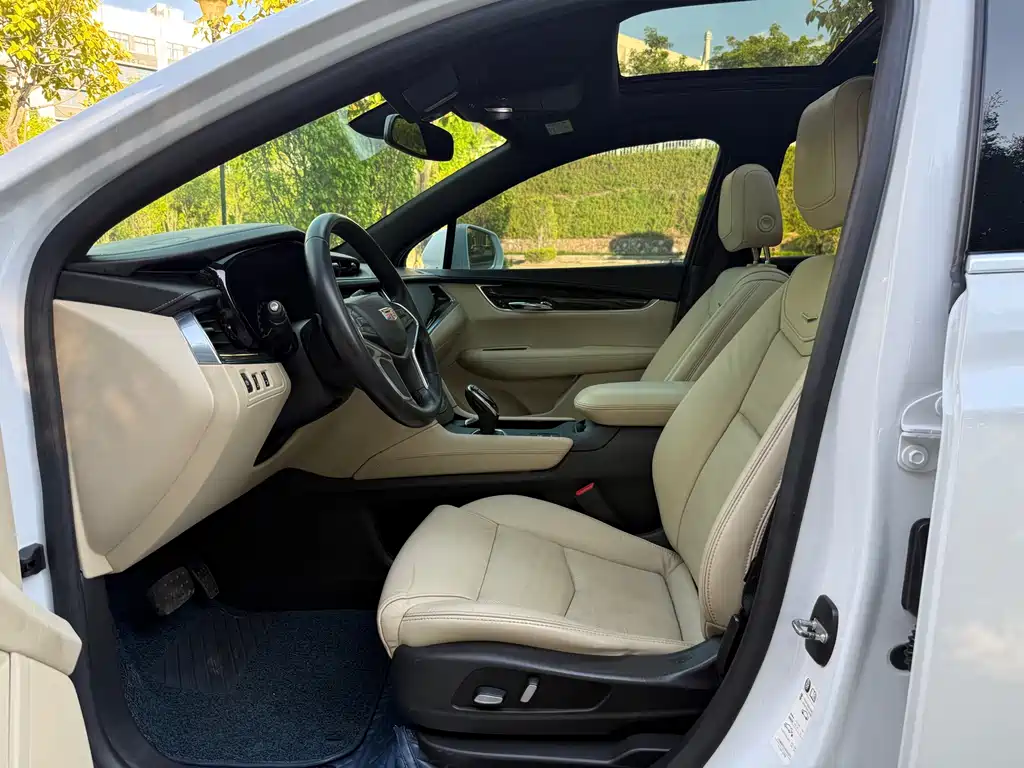 Cadillac XT5 — фото 9