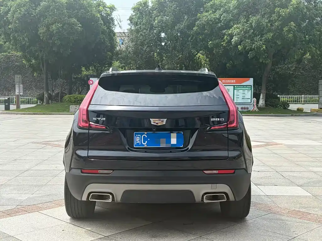 Cadillac XT4 — фото 8