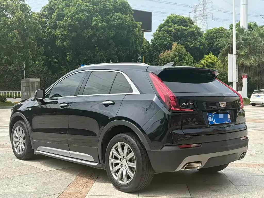Cadillac XT4 — фото 9