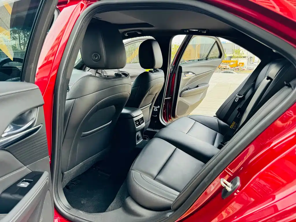 Cadillac CT4 — фото 5