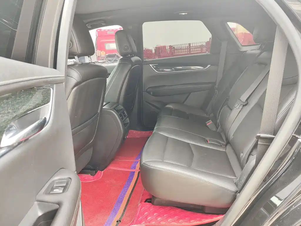 Cadillac XT5 — фото 7