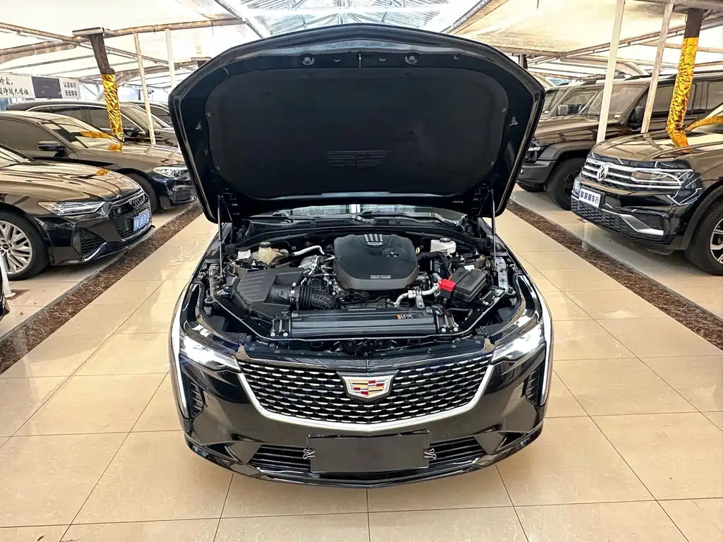 Cadillac CT4 — фото 18