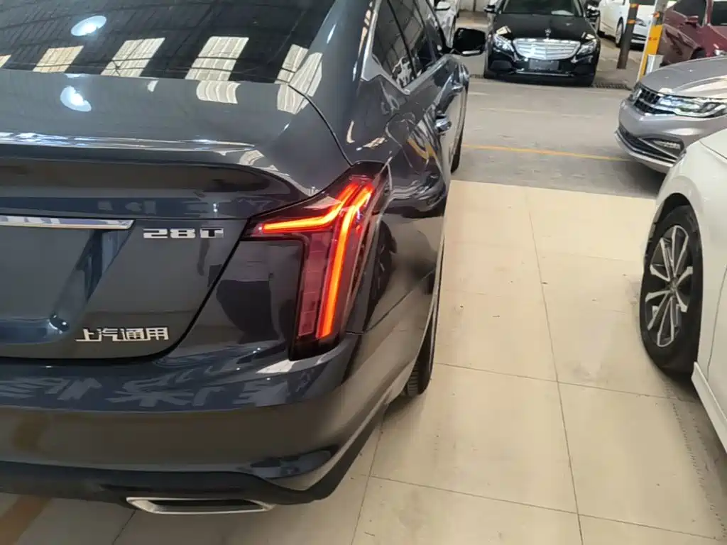 Cadillac CT5 — фото 8