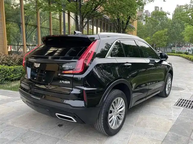Cadillac XT4 — фото 2