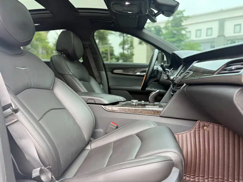 Cadillac CT6 — фото 14
