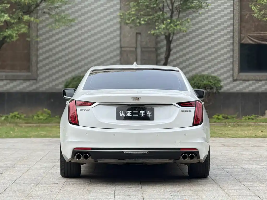 Cadillac CT6 — фото 20
