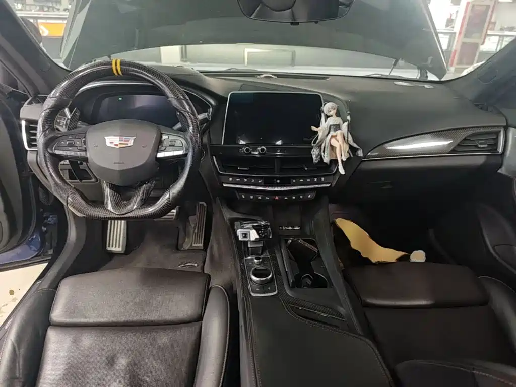 Cadillac CT5 — фото 10