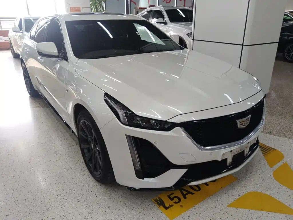 Cadillac CT5 — фото 8
