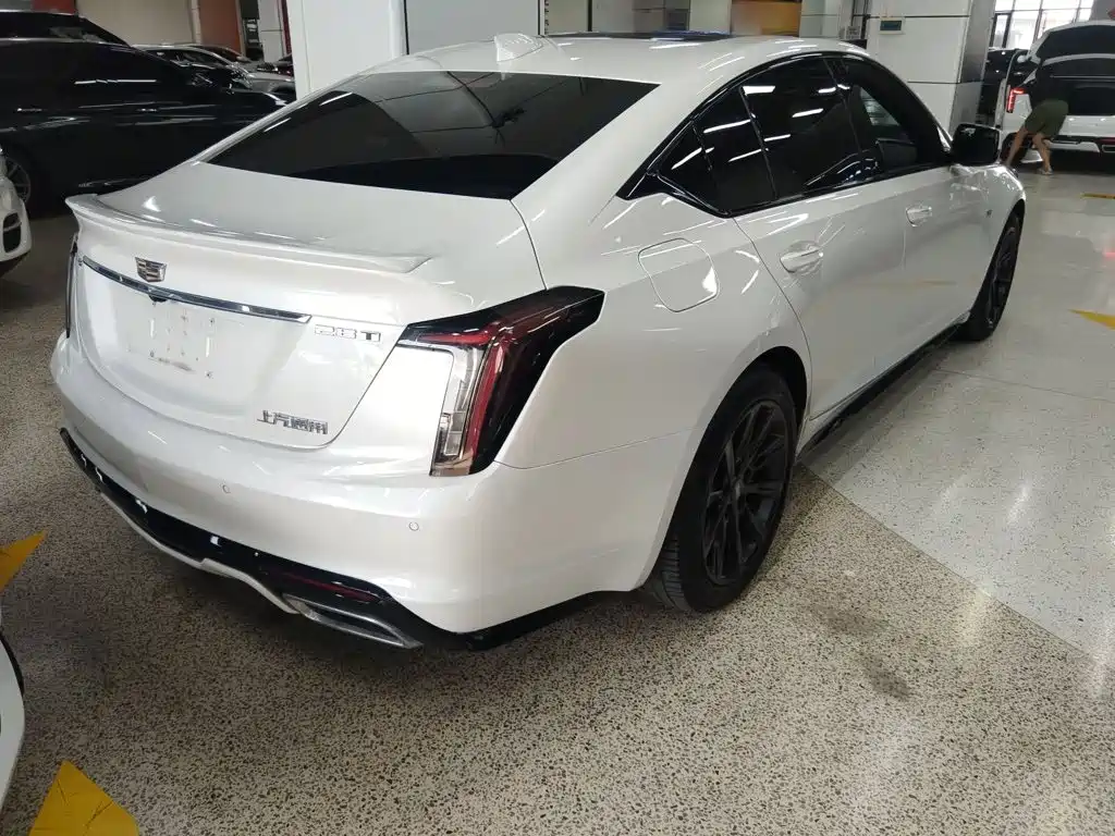 Cadillac CT5 — фото 10