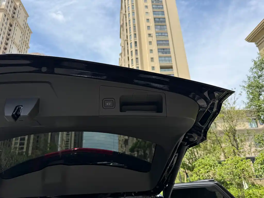 Cadillac XT5 — фото 17