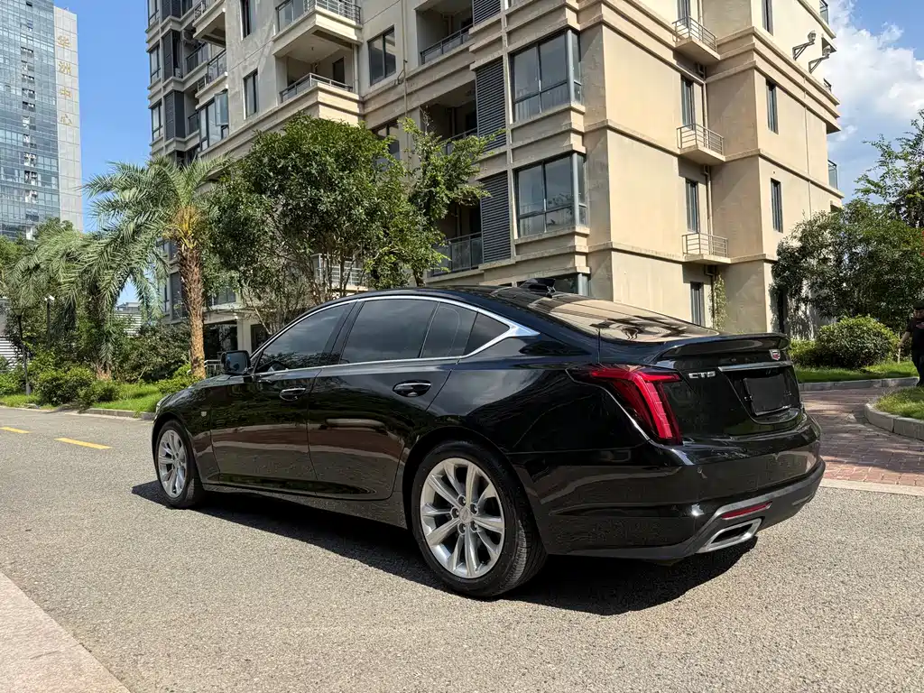 Cadillac CT5 — фото 19