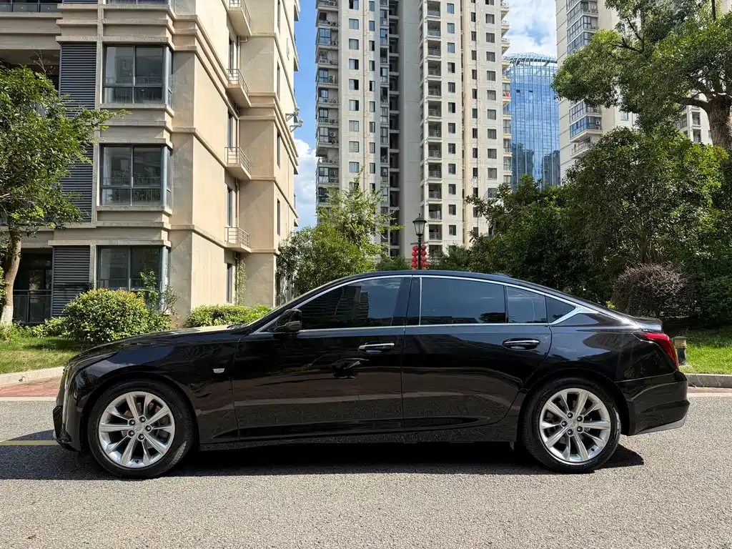 Cadillac CT5 — фото 20