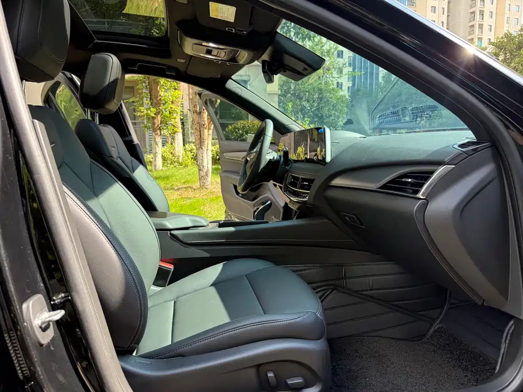 Cadillac CT5 — фото 5