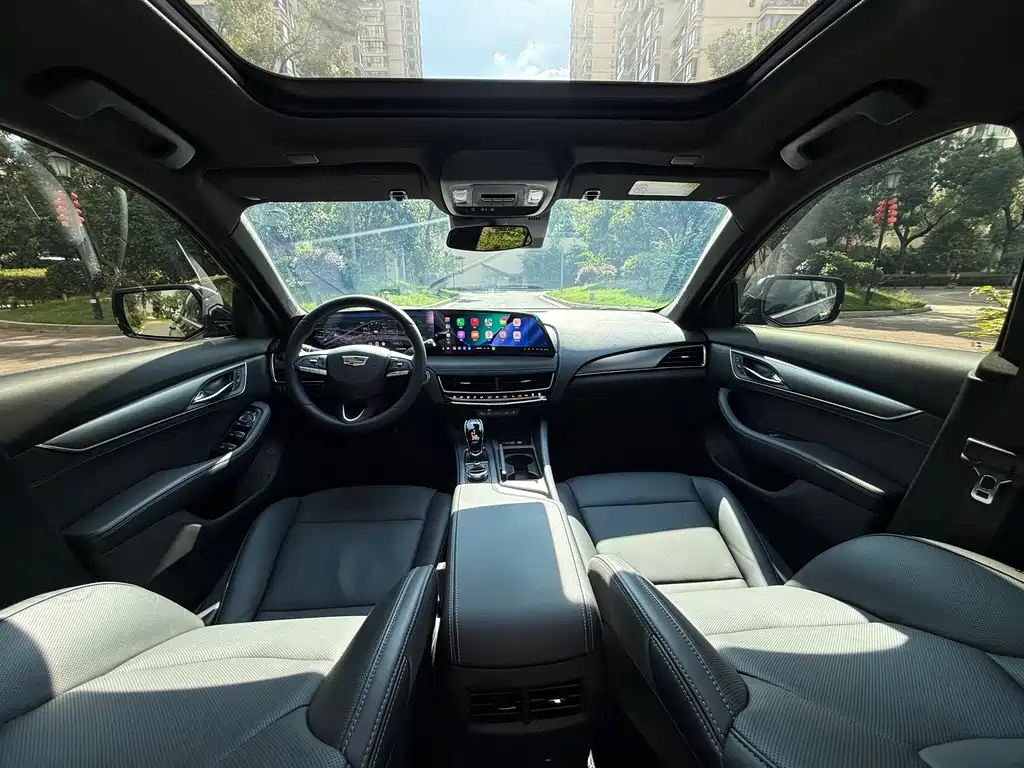 Cadillac CT5 — фото 7