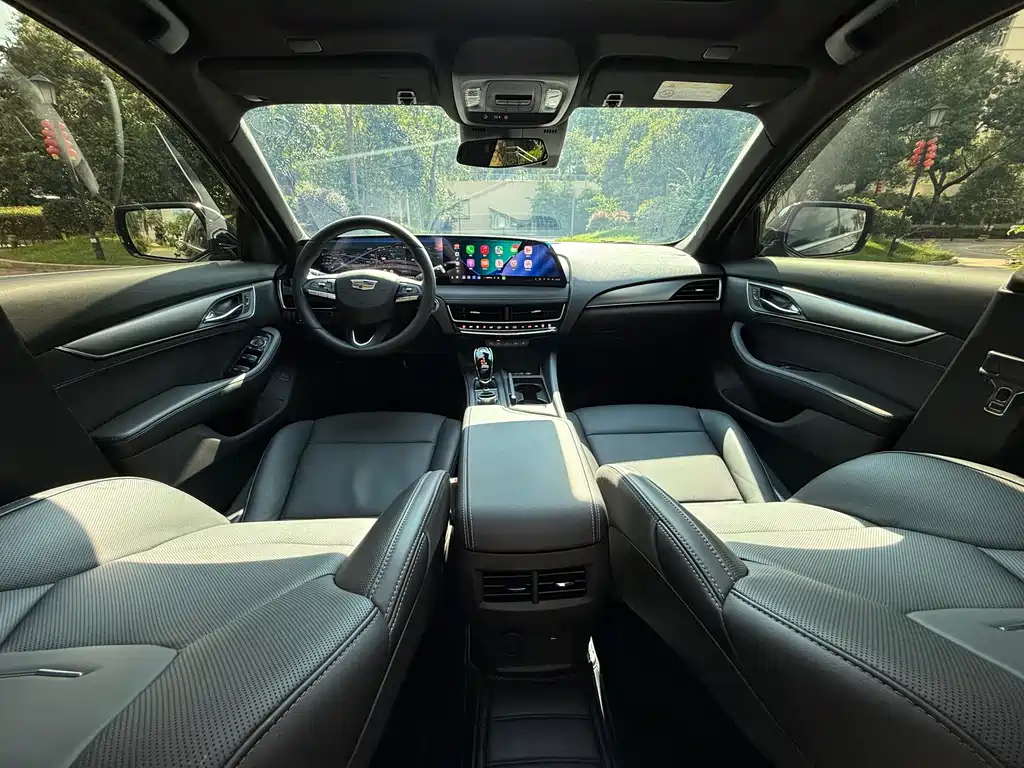 Cadillac CT5 — фото 10
