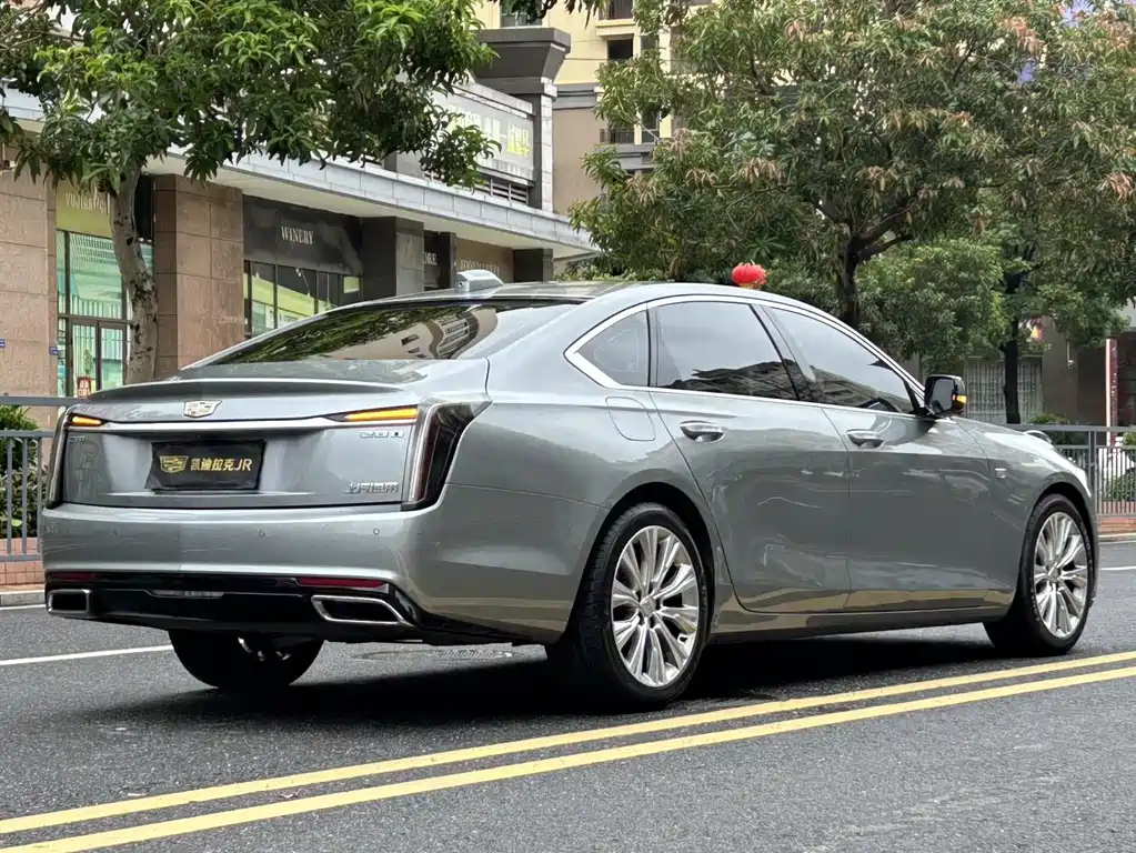 Cadillac CT6 — фото 6