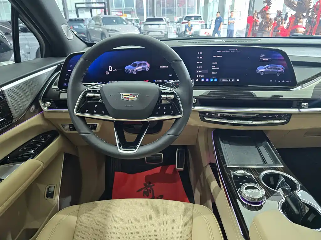 Cadillac XT5 — фото 11