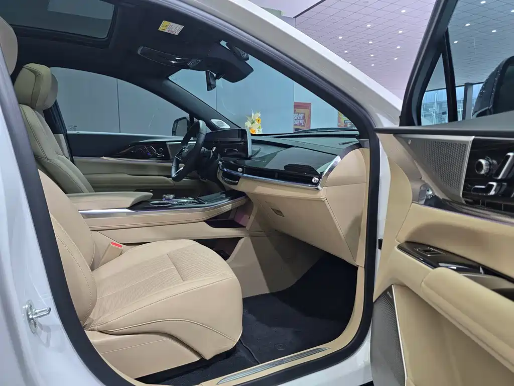 Cadillac XT5 — фото 7