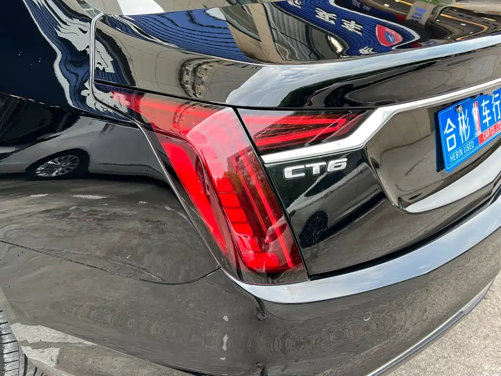 Cadillac CT6 — фото 23