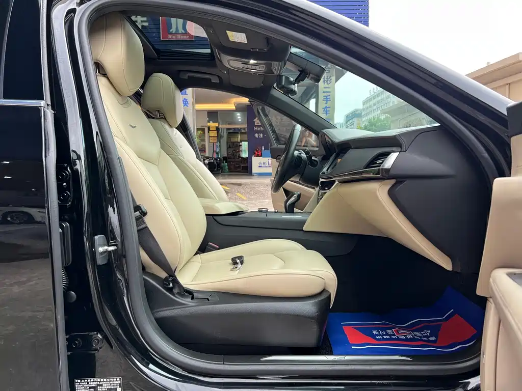 Cadillac CT6 — фото 28