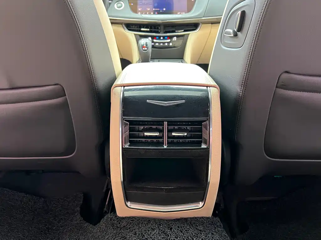 Cadillac CT6 — фото 4