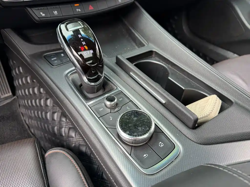 Cadillac CT5 — фото 9