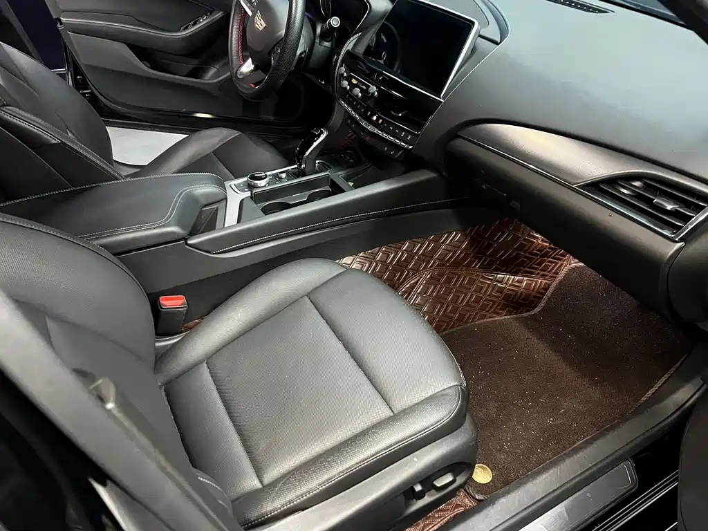 Cadillac CT5 — фото 11