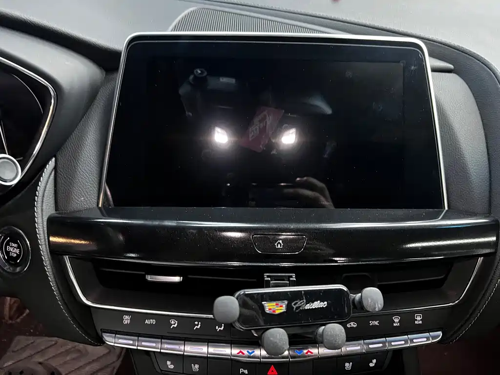 Cadillac CT5 — фото 8